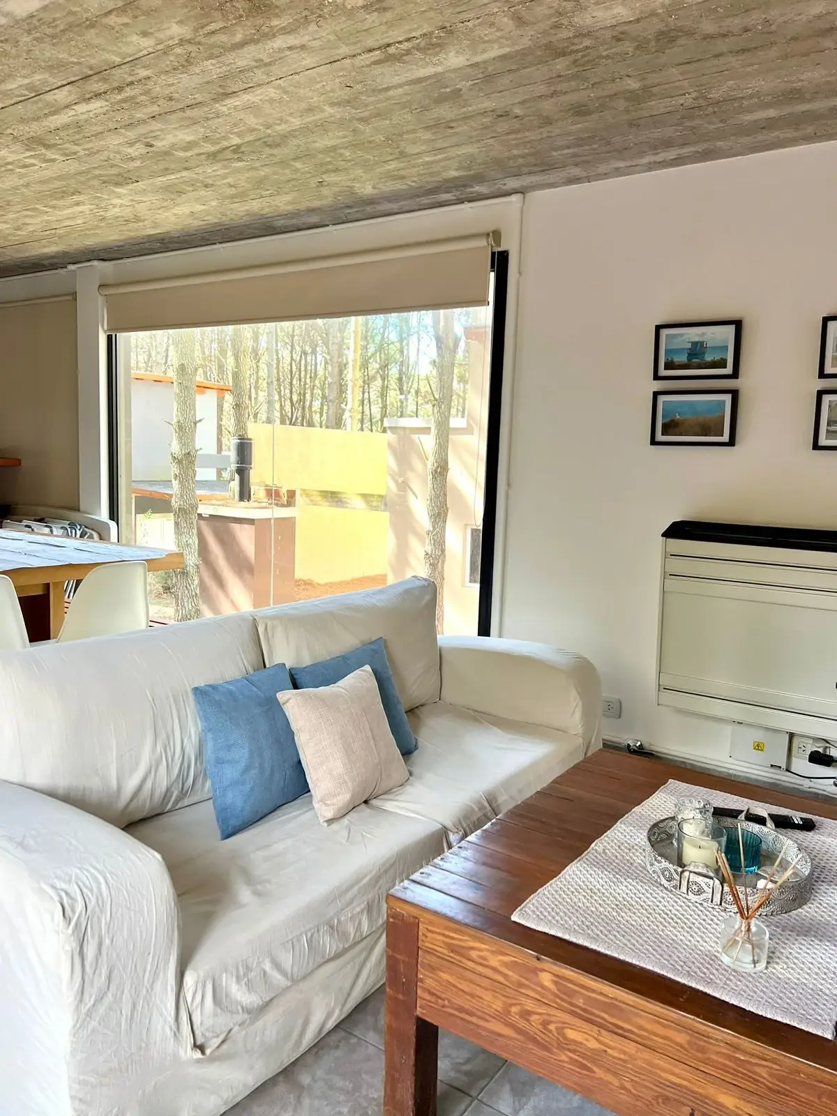 Living del departamento, otra vista